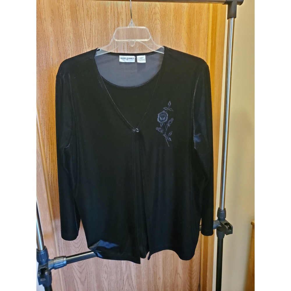 Alfred Dunner 18 Christmas 2 piece sweater set Top Black embroidered rose long s